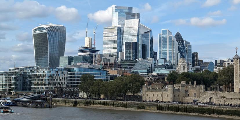 GBP/USD Falls After UK GDP Contracts for Second Month